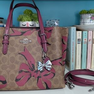 Coach Mollie Tote 25 in Signature coated canvas bow print